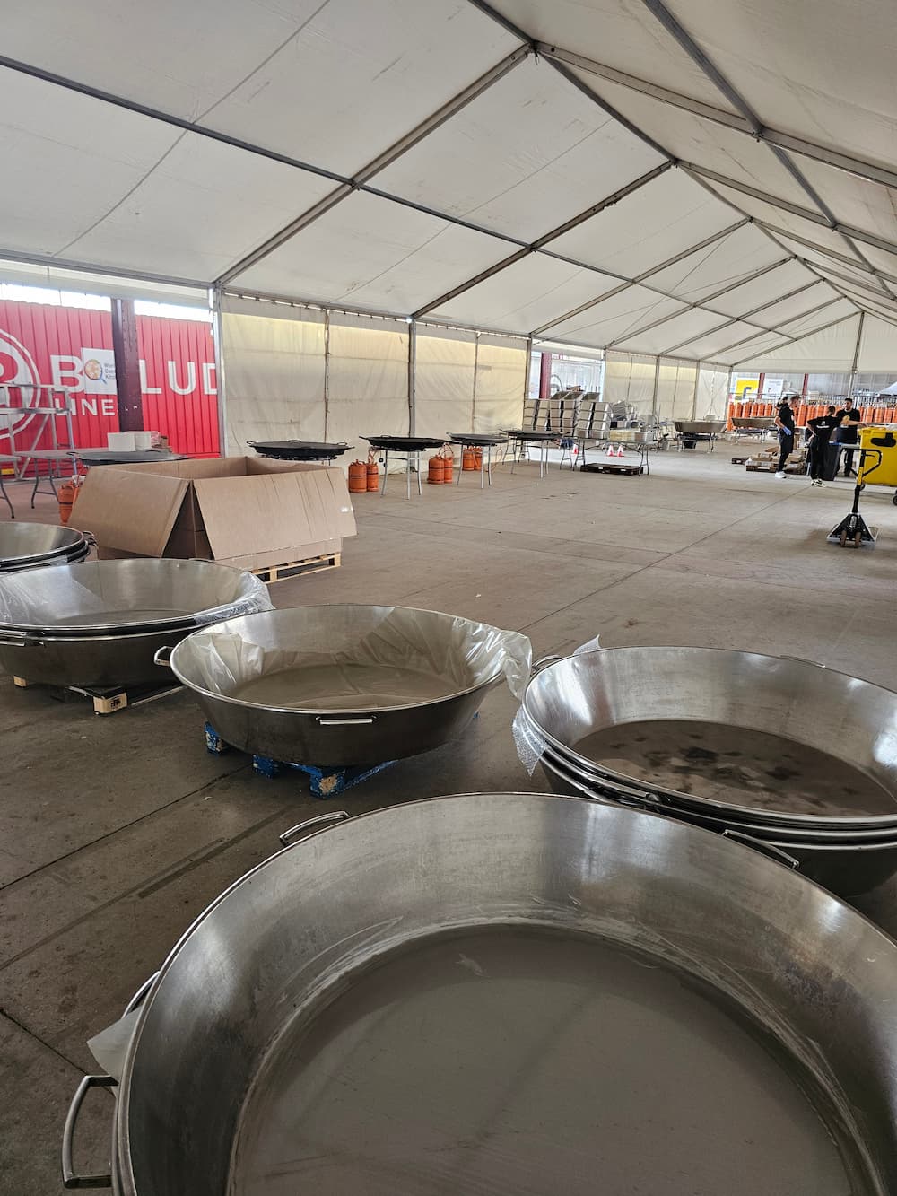 Cada una dara 800 raciones por servicio